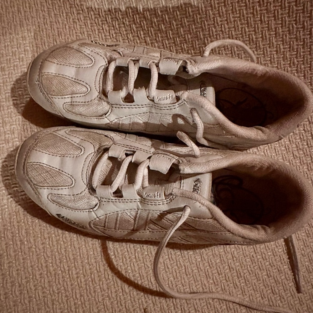 Cheer shoes kaepa size 2